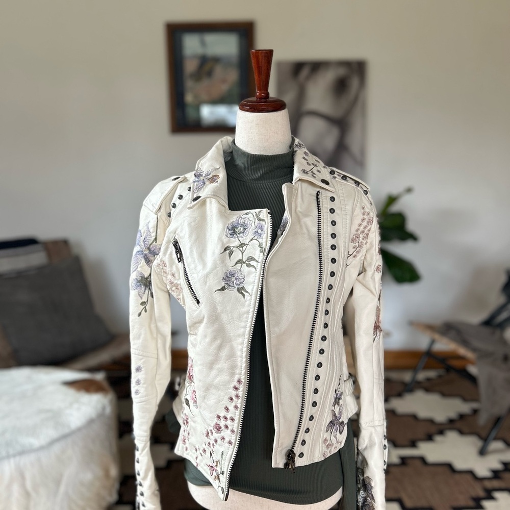 White floral embroidered faux leather moto jacket BLANKNYC women’s small